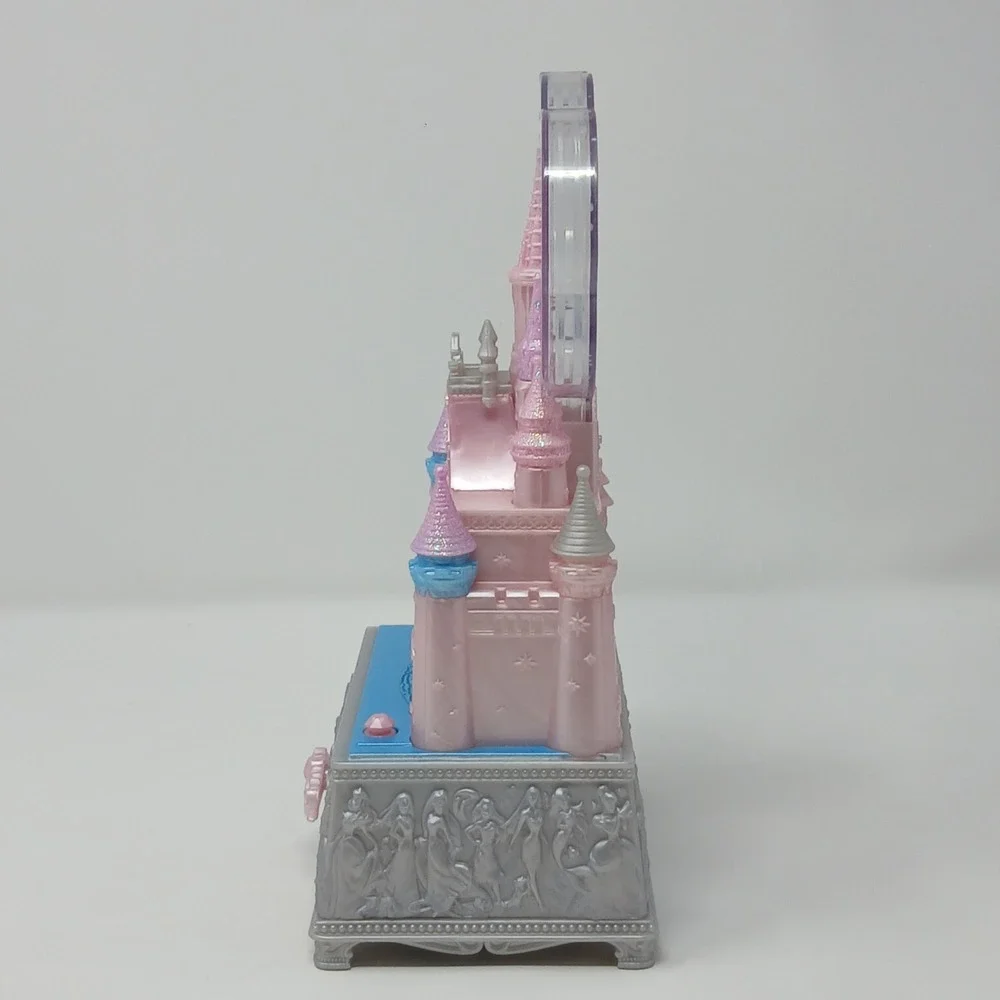 Disney Princess Wishes 100th Celebration Castle Light Up‎ Musical Jewelry Box